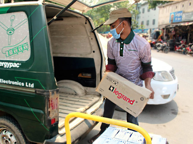 Delivery-man-1